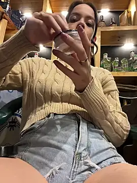 JullieBoo online show from February 18, 4:04 am