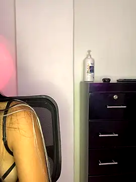 Snapshot of Miss_karol chatting on October 18, 5:57 pm Miss karol online show from October 18, 5:57 pm