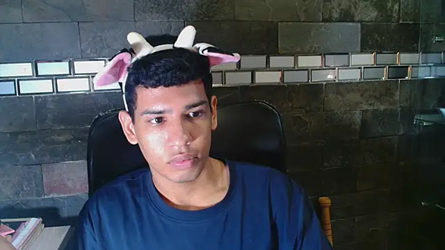 Snapshot of Santiago-Thompson chatting on October 24, 11:45 pm Santiago-Thompson online show from October 24, 11:45 pm