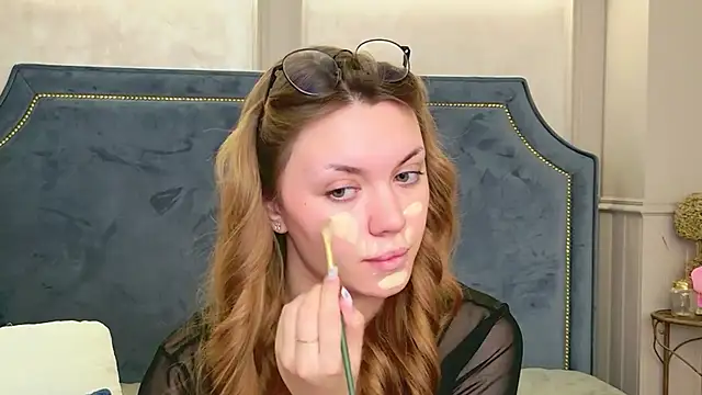Ariadna Holder online show from June 9, 5:52 am