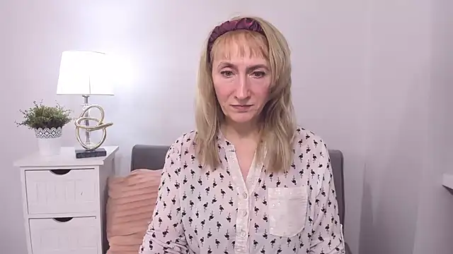 MargaretMilf69 online show from March 5, 4:46 pm