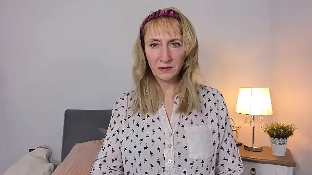 MargaretMilf69 online show from March 6, 4:28 pm