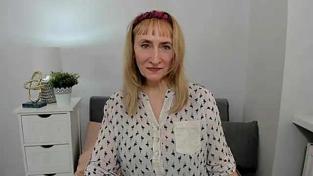 MargaretMilf69 online show from March 9, 1:37 pm