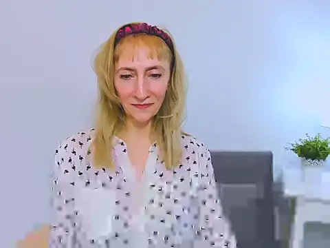 MargaretMilf69 online show from March 17, 7:26 pm
