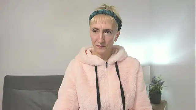 Snapshot of MargaretMilf69 chatting on October 16, 3:13 pm MargaretMilf69 online show from October 16, 3:13 pm