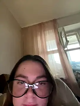 DearAlise online show from November 17, 10:10 am