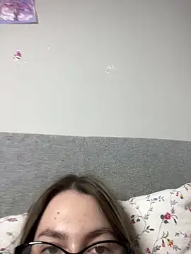 DearAlise online show from June 30, 11:44 am