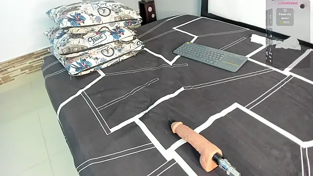 AlexxaSmall online show from October 29, 2:47 am