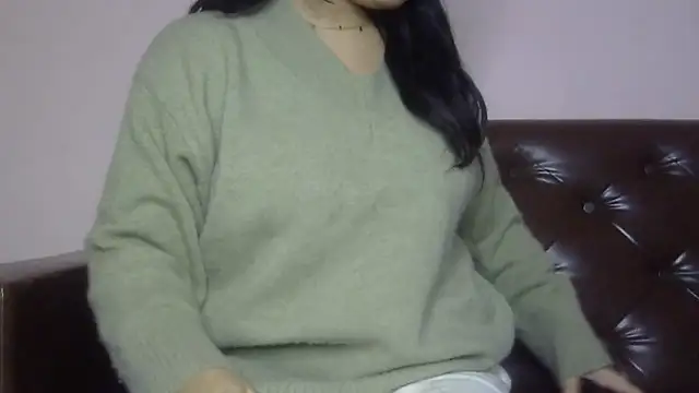 Snapshot of undressed_princesss chatting on May 1, 6:18 am undressed princesss online show from May 1, 6:18 am