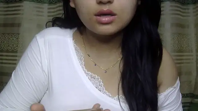 Snapshot of undressed_princesss chatting on May 11, 2:12 pm undressed princesss online show from May 11, 2:12 pm