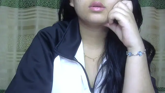 Snapshot of undressed_princesss chatting on May 26, 10:33 am undressed princesss online show from May 26, 10:33 am