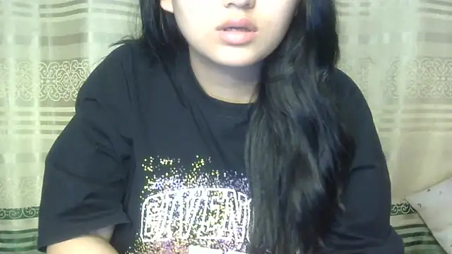 Snapshot of undressed_princesss chatting on June 2, 5:48 pm undressed princesss online show from June 2, 5:48 pm