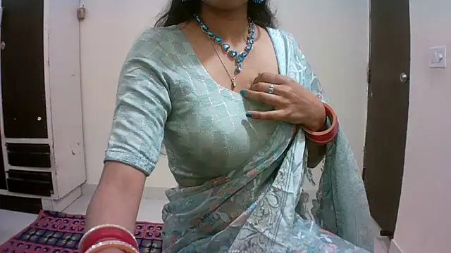 kajal  bhabhi  online show from December 20, 1:18 pm