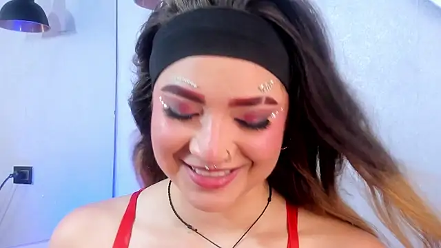 Shanntal  online show from October 30, 7:47 pm