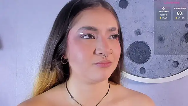 Shanntal  online show from November 26, 7:15 pm