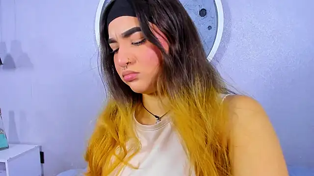 Shanntal  online show from January 7, 8:00 pm