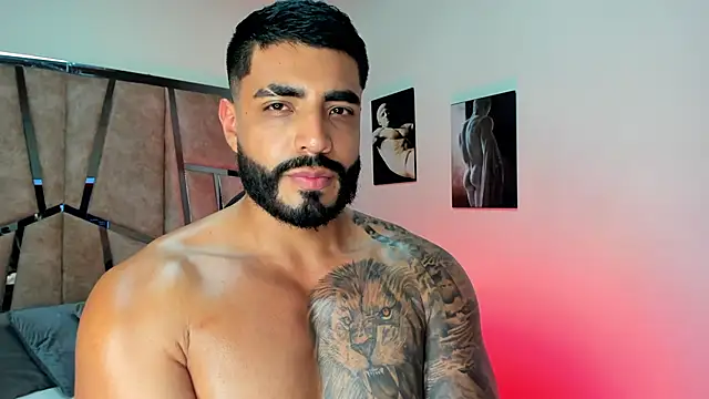 LeandroRusso online show from February 21, 10:37 pm