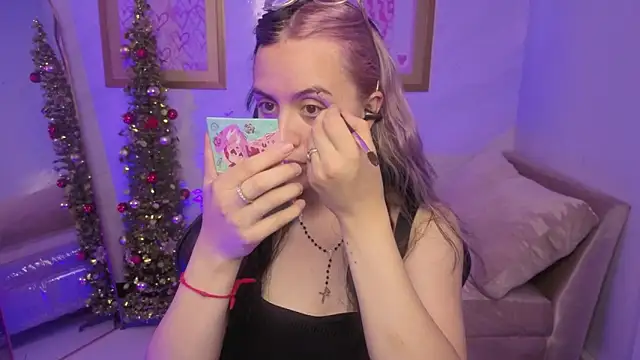 Hela v online show from December 21, 7:54 pm