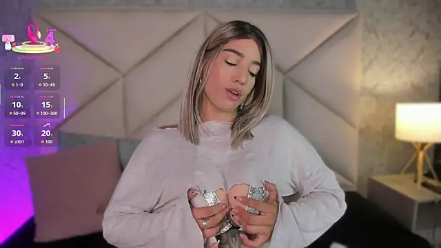 Hanna Vasquez online show from June 11, 8:18 pm