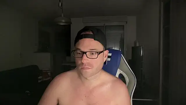 Snapshot of Funnyjul31 chatting on January 25, 9:35 pm Funnyjul31 online show from January 25, 9:35 pm