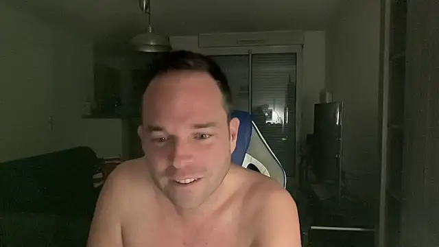 Snapshot of Funnyjul31 chatting on January 26, 10:35 pm Funnyjul31 online show from January 26, 10:35 pm