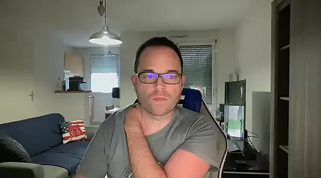 Snapshot of Funnyjul31 chatting on January 27, 4:01 pm Funnyjul31 online show from January 27, 4:01 pm