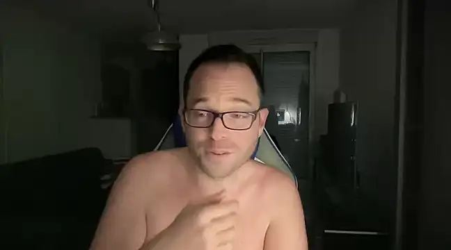 Snapshot of Funnyjul31 chatting on January 27, 10:06 pm Funnyjul31 online show from January 27, 10:06 pm