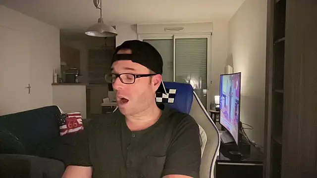 Snapshot of Funnyjul31 chatting on January 30, 6:00 pm Funnyjul31 online show from January 30, 6:00 pm