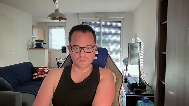 Snapshot of Funnyjul31 chatting on February 2, 3:28 pm Funnyjul31 online show from February 2, 3:28 pm