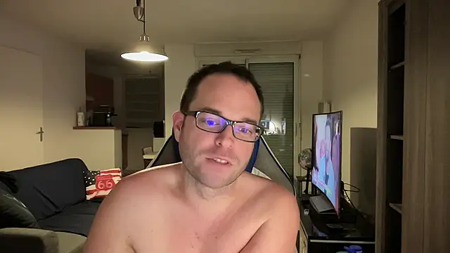 Snapshot of Funnyjul31 chatting on February 4, 6:06 pm Funnyjul31 online show from February 4, 6:06 pm