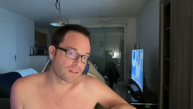Snapshot of Funnyjul31 chatting on February 12, 7:35 pm Funnyjul31 online show from February 12, 7:35 pm