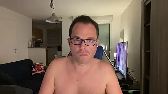 Snapshot of Funnyjul31 chatting on February 18, 6:26 pm Funnyjul31 online show from February 18, 6:26 pm