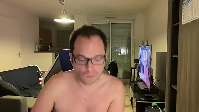 Snapshot of Funnyjul31 chatting on February 27, 6:31 pm Funnyjul31 online show from February 27, 6:31 pm