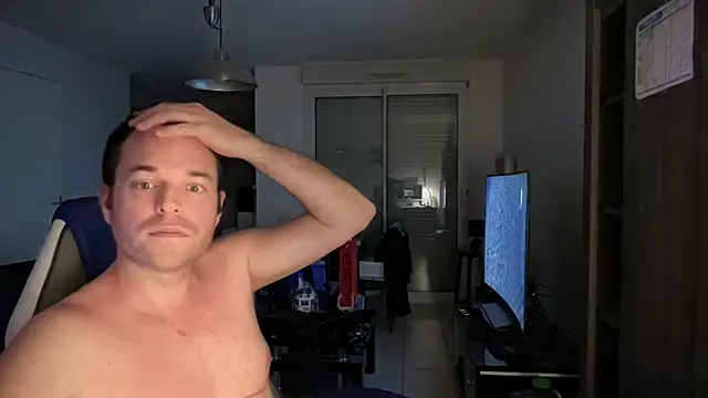 Snapshot of Funnyjul31 chatting on February 28, 8:39 pm Funnyjul31 online show from February 28, 8:39 pm
