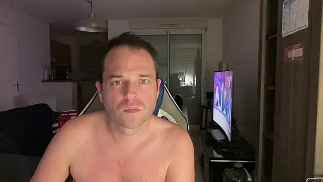 Snapshot of Funnyjul31 chatting on March 3, 6:33 pm Funnyjul31 online show from March 3, 6:33 pm