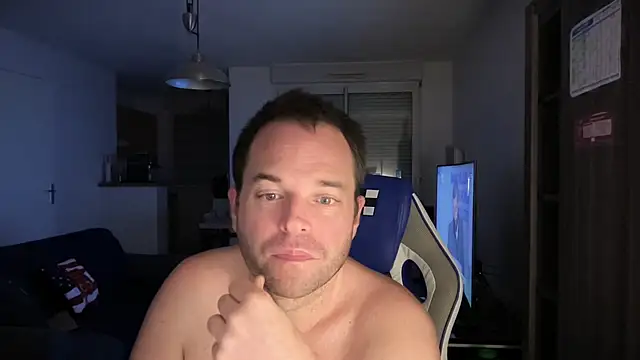 Snapshot of Funnyjul31 chatting on March 5, 7:06 pm Funnyjul31 online show from March 5, 7:06 pm