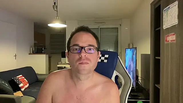 Snapshot of Funnyjul31 chatting on March 6, 6:48 pm Funnyjul31 online show from March 6, 6:48 pm