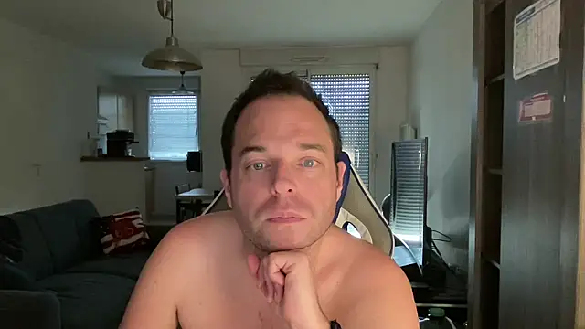 Snapshot of Funnyjul31 chatting on March 8, 1:03 pm Funnyjul31 online show from March 8, 1:03 pm