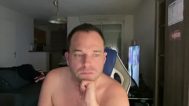 Snapshot of Funnyjul31 chatting on March 8, 7:09 pm Funnyjul31 online show from March 8, 7:09 pm