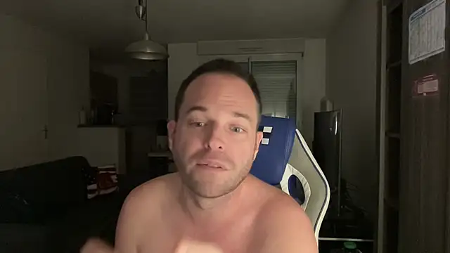 Snapshot of Funnyjul31 chatting on March 9, 9:25 pm Funnyjul31 online show from March 9, 9:25 pm