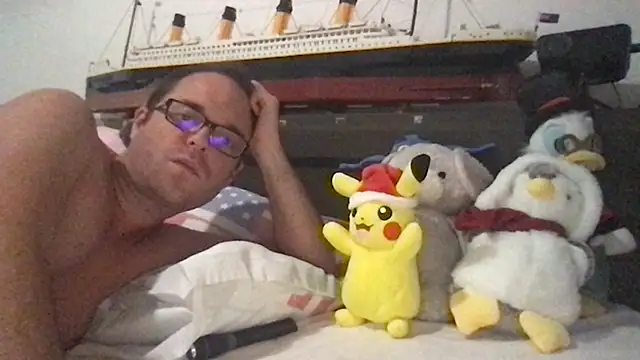 Funnyjul31 online show from November 15, 6:48 pm