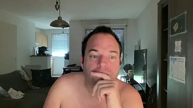 Snapshot of Funnyjul31 chatting on February 14, 11:18 am Funnyjul31 online show from February 14, 11:18 am