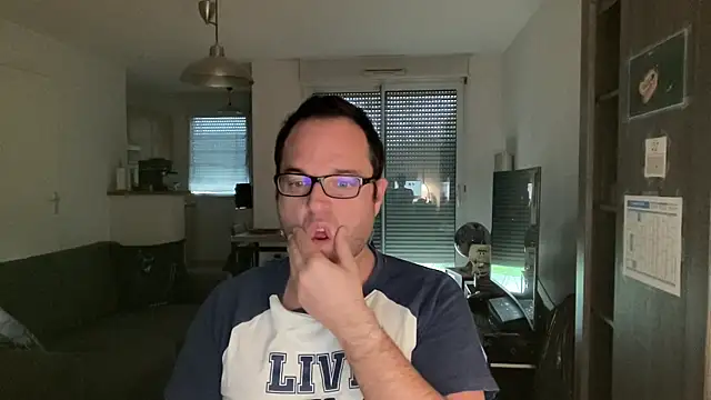 Snapshot of Funnyjul31 chatting on February 15, 1:52 pm Funnyjul31 online show from February 15, 1:52 pm