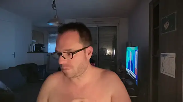Snapshot of Funnyjul31 chatting on February 25, 5:44 pm Funnyjul31 online show from February 25, 5:44 pm