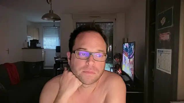 Snapshot of Funnyjul31 chatting on March 25, 6:03 pm Funnyjul31 online show from March 25, 6:03 pm