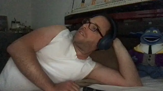 Snapshot of Funnyjul31 chatting on March 30, 12:28 pm Funnyjul31 online show from March 30, 12:28 pm