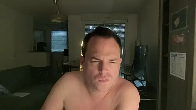 Snapshot of Funnyjul31 chatting on April 13, 3:39 pm Funnyjul31 online show from April 13, 3:39 pm