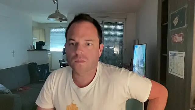 Snapshot of Funnyjul31 chatting on April 19, 1:10 pm Funnyjul31 online show from April 19, 1:10 pm