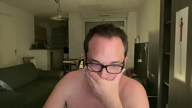 Snapshot of Funnyjul31 chatting on June 23, 4:49 pm Funnyjul31 online show from June 23, 4:49 pm