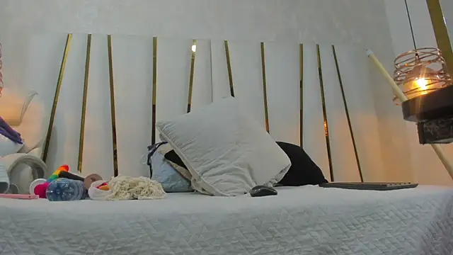 violet gray  online show from February 10, 11:36 am